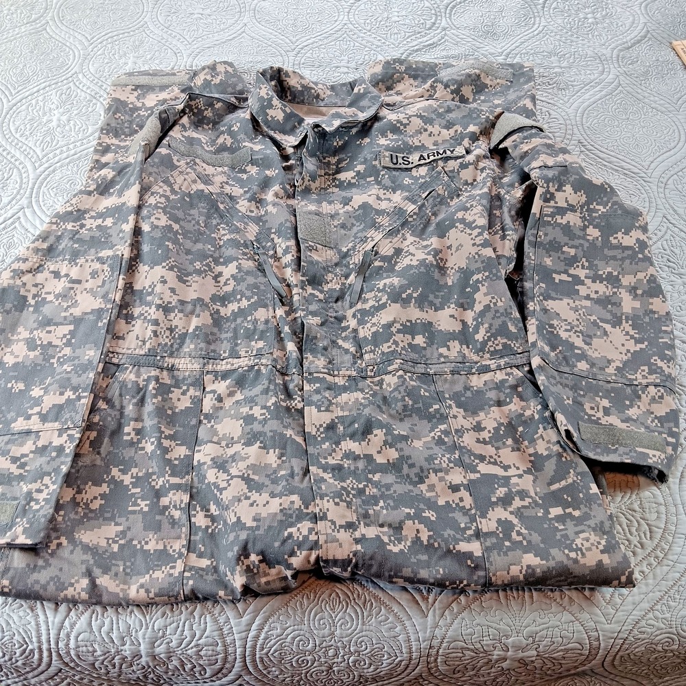 US Military Mechanics Coveralls Men's Large Universal Digi Camouflage Type III